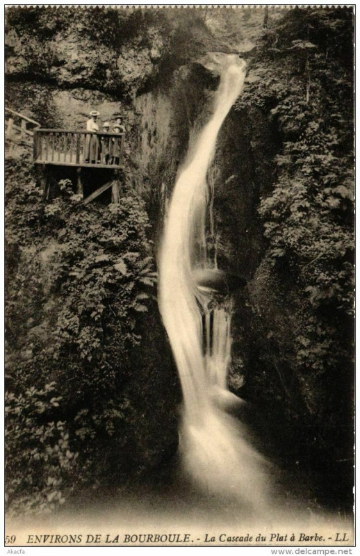 Carte postale ancienne Env. de La Bourboule La Cascade du Plat a Barbe à La Bourboule