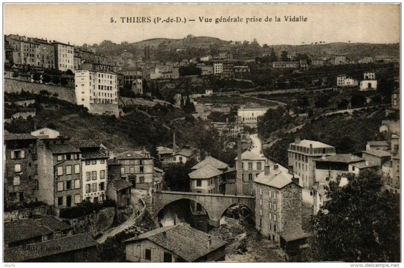 Carte postale ancienne Thiers Vue Generale prise de la Vidalie à Ris
