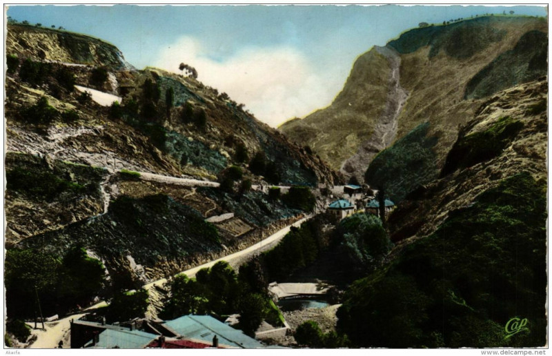 Carte postale ancienne Thiers Le Bout du Monde à Thiers