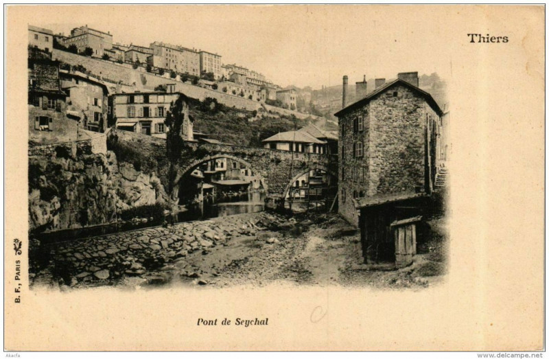 Carte postale ancienne Thiers Pont de Seychal à Thiers
