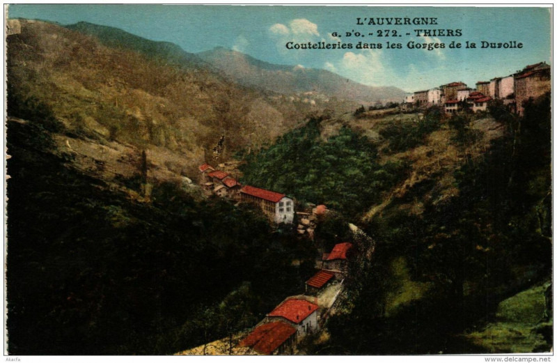 Carte postale ancienne Thiers Coutelleries dans les Gorges de la Durolle à Thiers