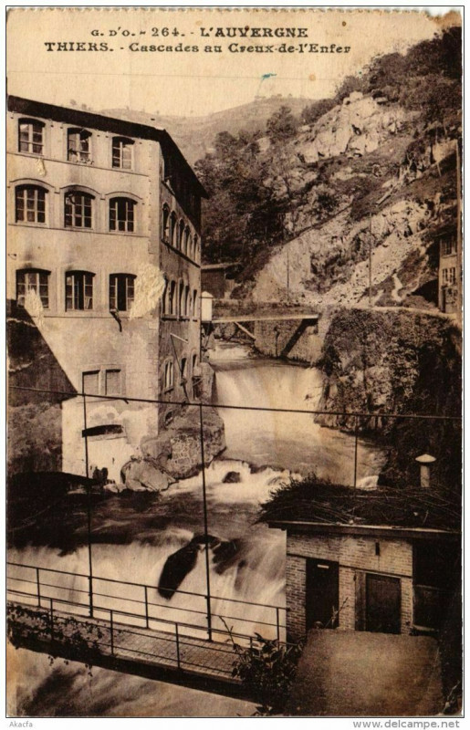 Carte postale ancienne Thiers Cascades au Creux de l'Enfer à Thiers
