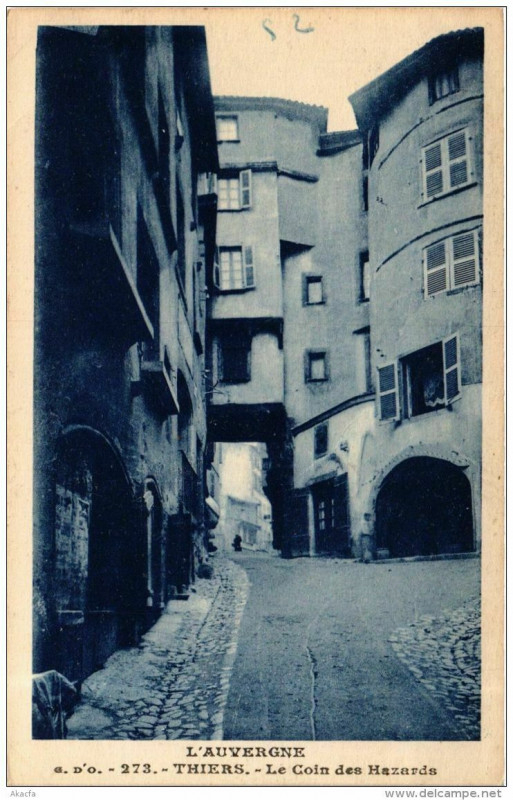 Carte postale ancienne Thiers Le Coin des Hazards à Thiers