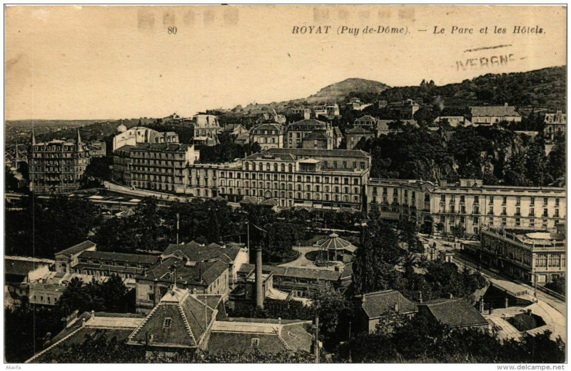 Carte postale ancienne Royat Le Parc et les Hotels à Royat
