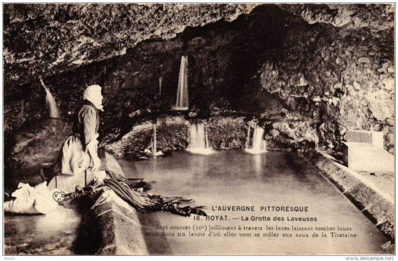 Carte postale ancienne Royat La Grotte des Laveuses à Royat