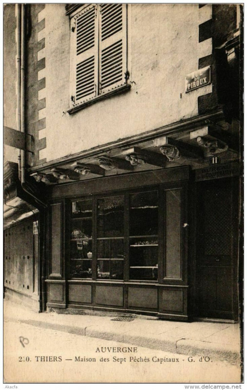 Carte postale ancienne Thiers Maison des Sept Péchés Capitaux à Thiers