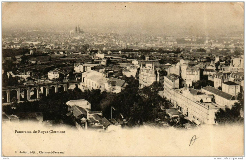 Carte postale ancienne Royat Panorama de Royat-Clermont à Royat