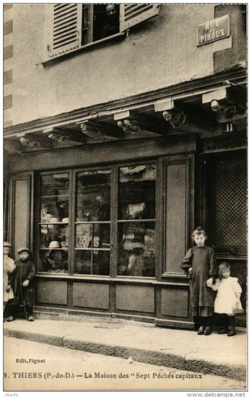 Carte postale ancienne Thiers La Maison des Sept Péchés capitaux à Thiers