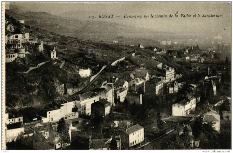 Carte postale ancienne Royat Panorama sur le chemin de la Vallée à Royat