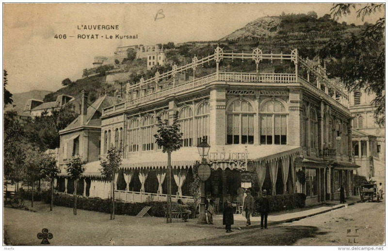 Carte postale ancienne Royat Le Kursaal à Royat
