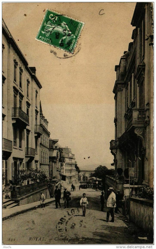 Carte postale ancienne Royat Chemin de la Vallée à Royat