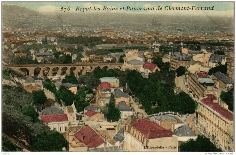 Carte postale ancienne Royat-les-Bains et Panorama de Clermont Ferrand à Clermont-Ferrand
