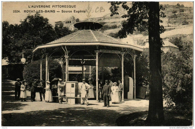 Carte postale ancienne Royat-les-Bains Source Eugénie à Royat
