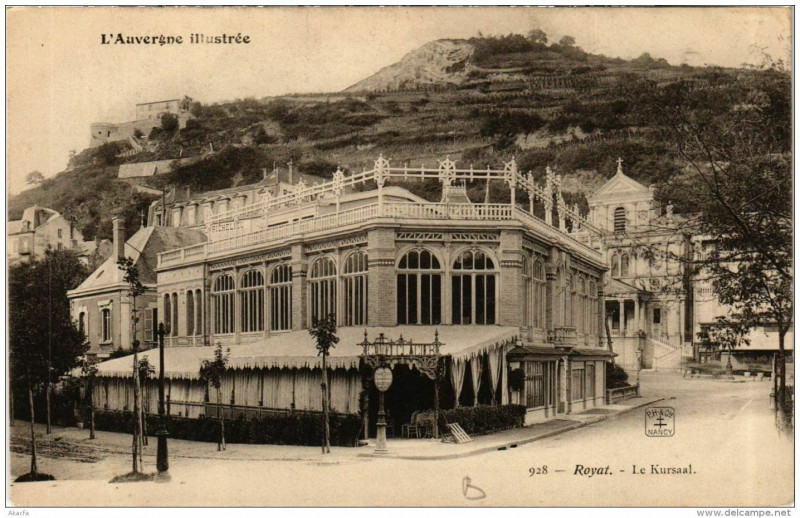 Carte postale ancienne Royat Le Kursal à Royat