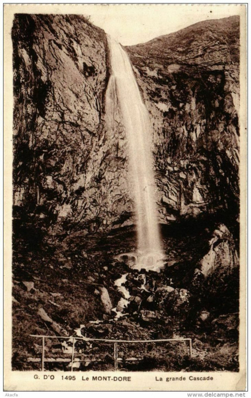 Carte postale ancienne Le Mont-Dore La Grande Cascade à Mont-Dore