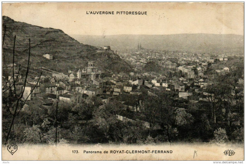Carte postale ancienne Royat Panorama de Royat Clermont Ferrand à Clermont-Ferrand