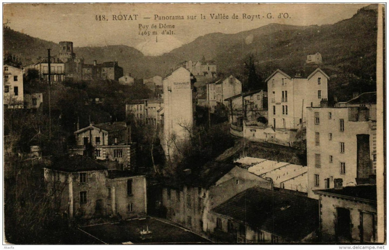 Carte postale ancienne Royat Panorama sur la Vallée de Royat à Royat