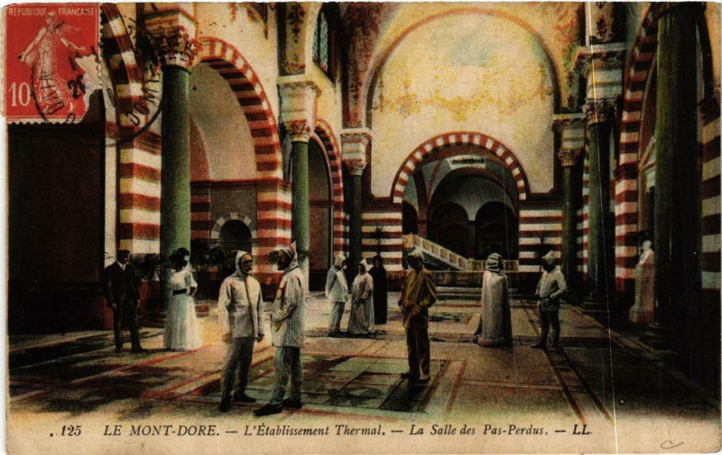 Carte postale ancienne Le Mont-Dore L'Etabl. Thermal La Salle des Pas-Perdus à Mont-Dore