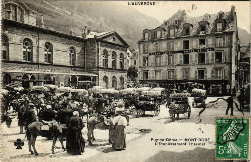 Carte postale ancienne Le Mont-Dore L'Etabl. thermal à Mont-Dore