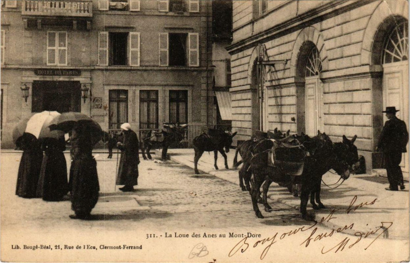 Carte postale ancienne Le Mont-Dore La Loue des Anes au Mont-Dore à Mont-Dore