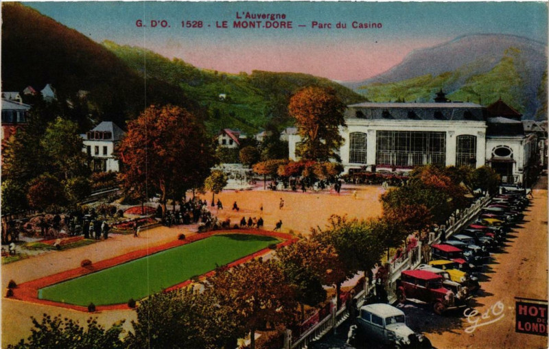 Carte postale ancienne Le Mont-Dore Parc du Casino à Mont-Dore