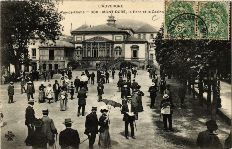 Carte postale ancienne Le Mont-Dore Le Parc et le Casino à Mont-Dore