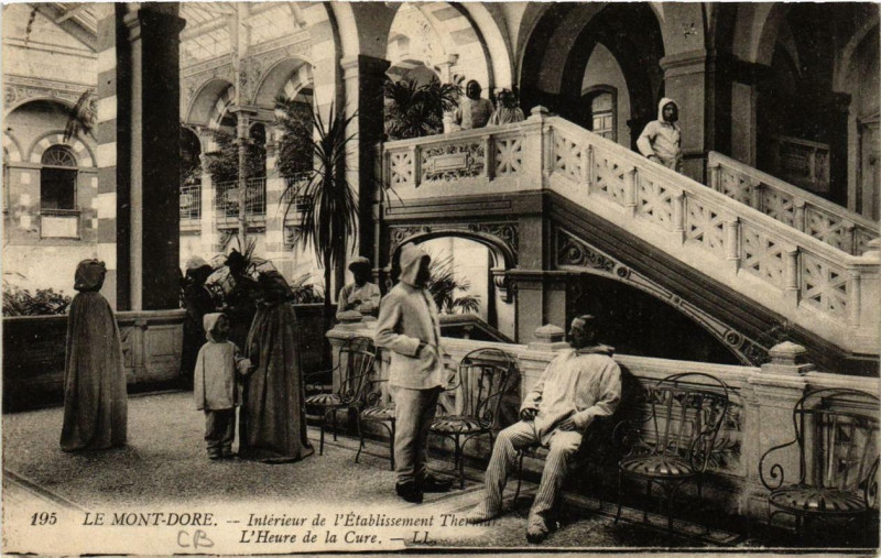 Carte postale ancienne Le Mont-Dore Interieur de l'Etabl. Thermal à Mont-Dore