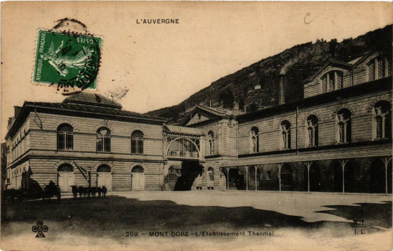 Carte postale ancienne Le Mont-Dore L'Etabl. thermal à Mont-Dore