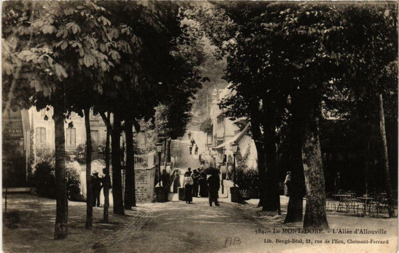 Carte postale ancienne Le Mont-Dore L'Allée d'Allouville à Mont-Dore