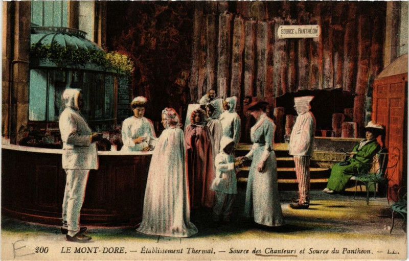 Carte postale ancienne Le Mont-Dore Etabl. Thermal Source des Chanteurs à Mont-Dore