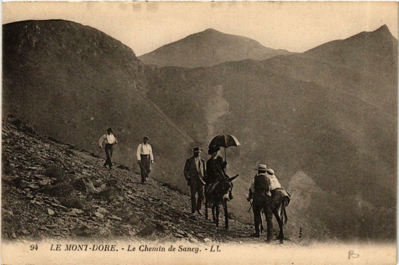 Carte postale ancienne Le Mont-Dore Le Chemin de Sancy à Mont-Dore