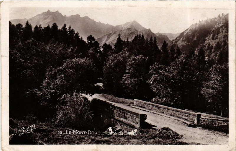 Carte postale ancienne Le Mont-Dore Route du Sancy à Mont-Dore