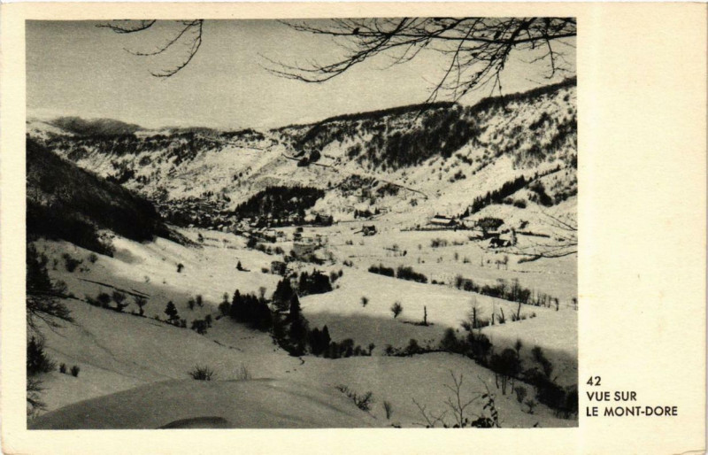 Carte postale ancienne Le Mont-Dore Vue sur Le Mont-Dore à Mont-Dore