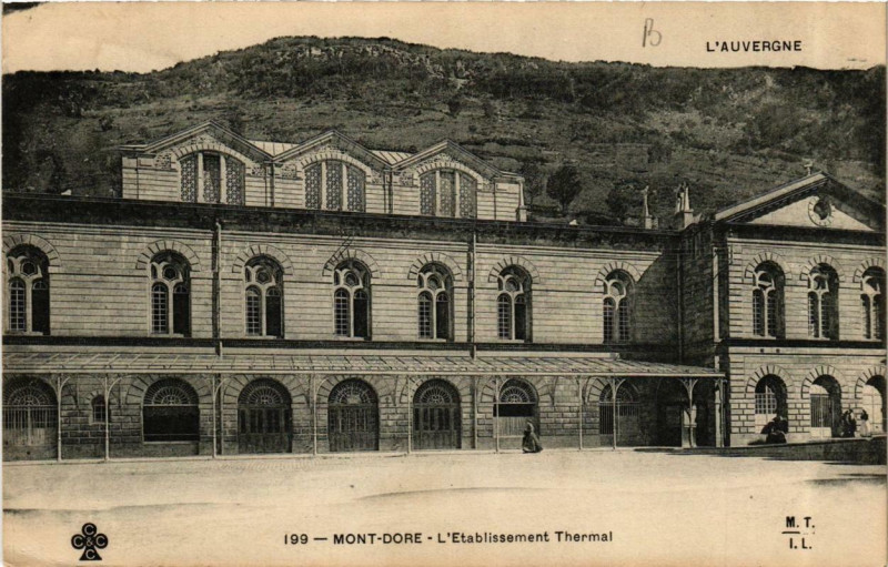 Carte postale ancienne Le Mont-Dore L'Etabl. thermal à Mont-Dore
