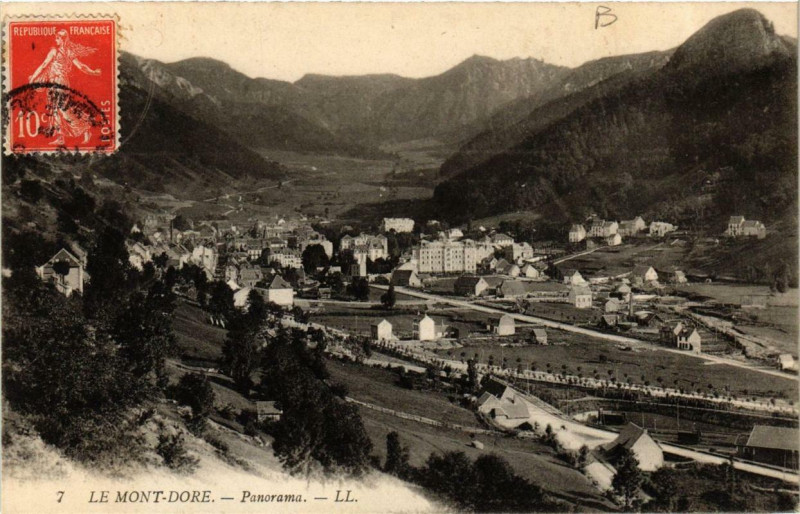 Carte postale ancienne Le Mont-Dore Panorama à Mont-Dore