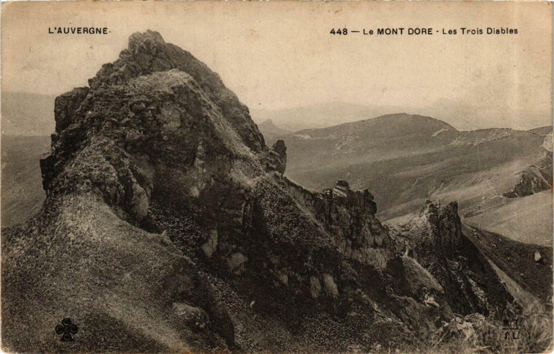 Carte postale ancienne Le Mont-Dore Les Trois Diables à Mont-Dore