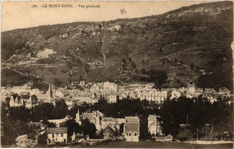 Carte postale ancienne Le Mont-Dore Vue Generale à Mont-Dore