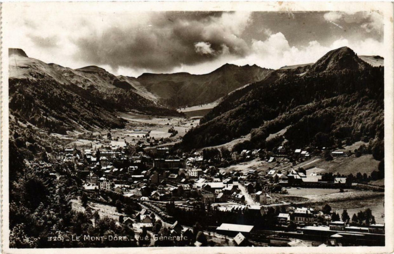 Carte postale ancienne Le Mont-Dore Vue Generale à Mont-Dore