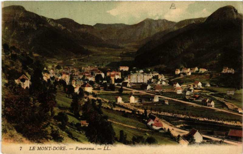 Carte postale ancienne Le Mont-Dore Panorama à Mont-Dore