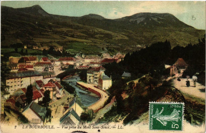 Carte postale ancienne La Bourboule Vue prise du Mont Sans-Souci à La Bourboule