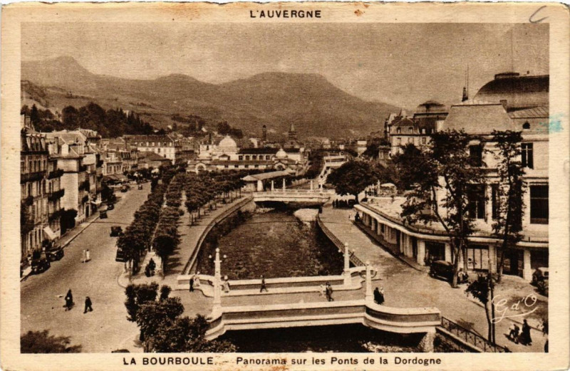Carte postale ancienne La Bourboule Panorama sur les Ponts de la Dordogne à La Bourboule