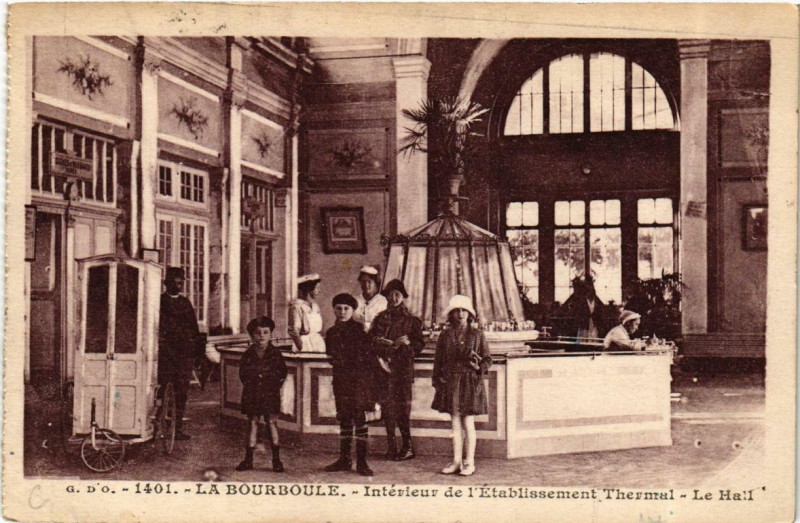 Carte postale ancienne La Bourboule Intérieur de l'Etabl. Thermal à La Bourboule