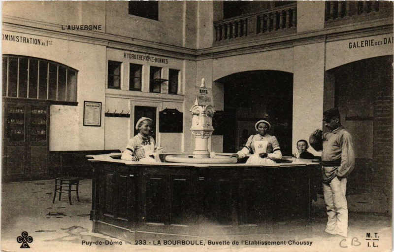Carte postale ancienne La Bourboule Buvette de l'Etabl. Choussy à La Bourboule