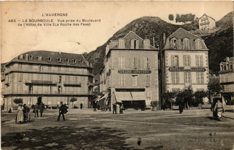 Carte postale ancienne La Bourboule Vue prise du Boulevard de l'Hotel de Ville à La Bourboule