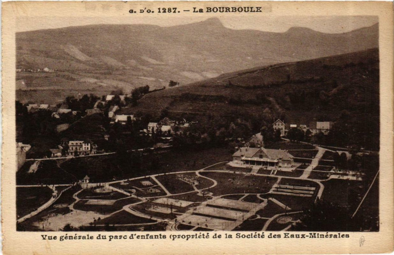 Carte postale ancienne La Bourboule Vue generale du parc d'enfants à La Bourboule