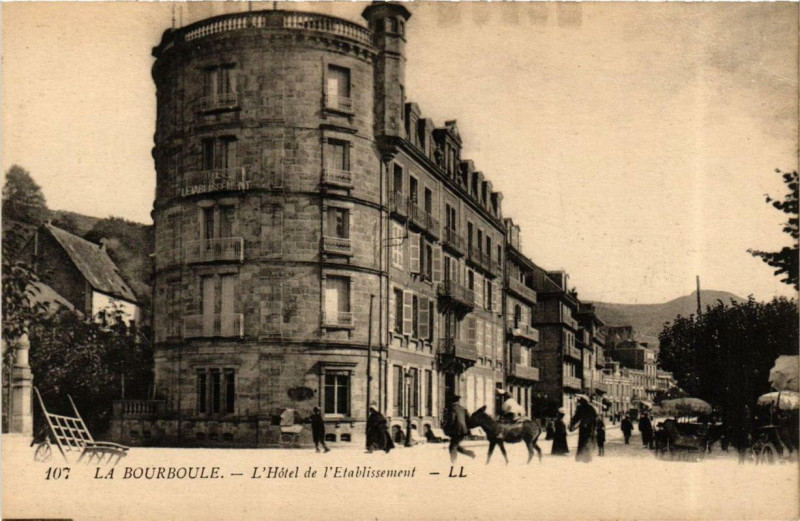 Carte postale ancienne La Bourboule L'Hotel de l'Etabl. à La Bourboule