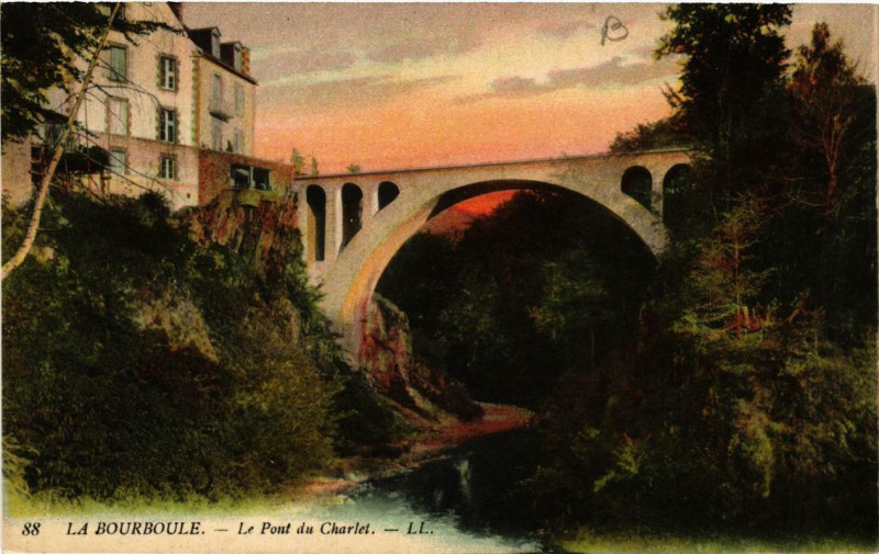 Carte postale ancienne La Bourboule Le Pont du Charlet à La Bourboule