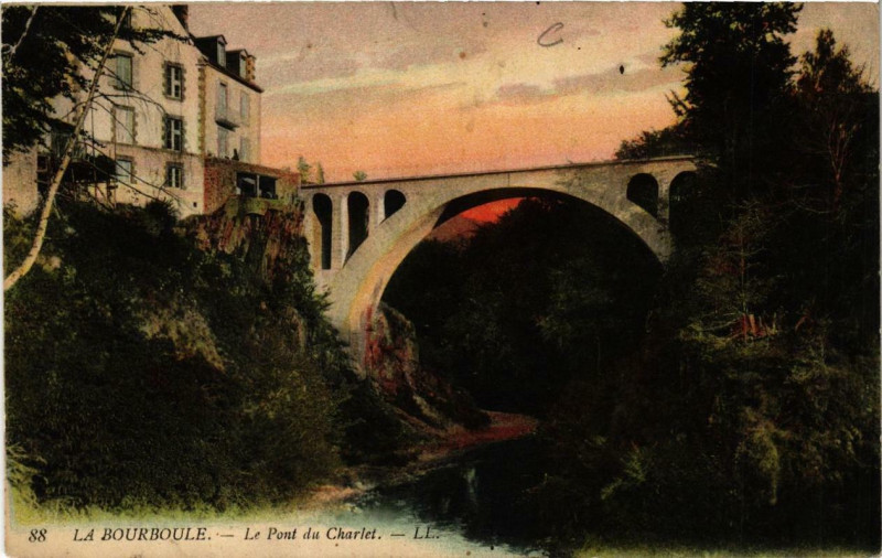 Carte postale ancienne La Bourboule Le Pont du Charlet à La Bourboule