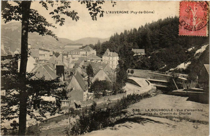 Carte postale ancienne La Bourboule Vue d'ensemble prise du Chemin du Charlet à La Bourboule