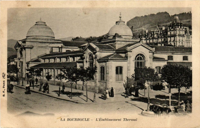 Carte postale ancienne La Bourboule L'Etabl. Thermal à La Bourboule